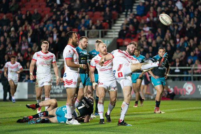 Betfred Super League Round 3 St Helens vs Leeds Rhinos