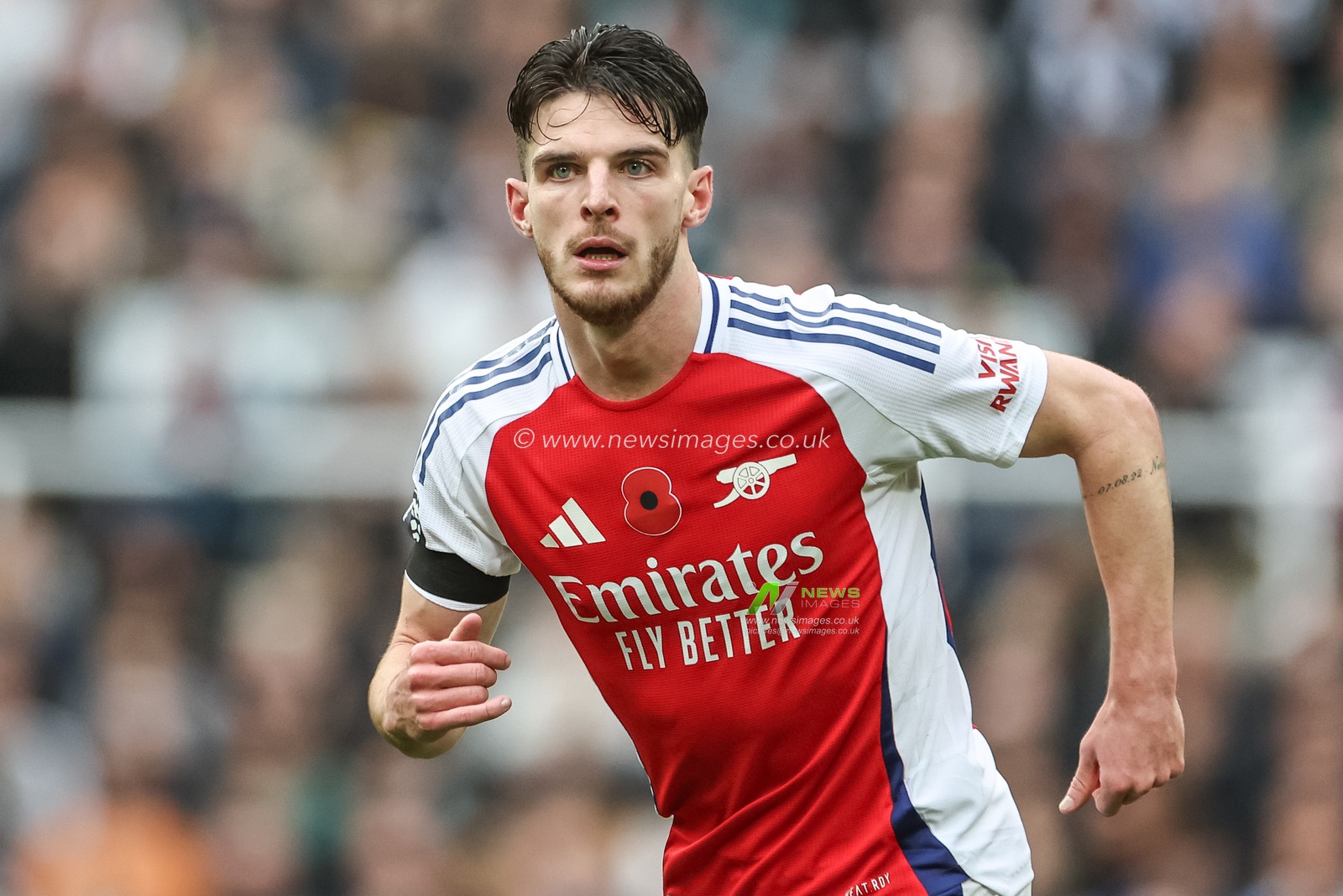Declan Rice of Arsenal during the Premier League match Newcastle United vs Arsenal at St. James's Park, Newcastle, United Kingdom, 2nd November 2024

(Photo by Mark Cosgrove/News Images)