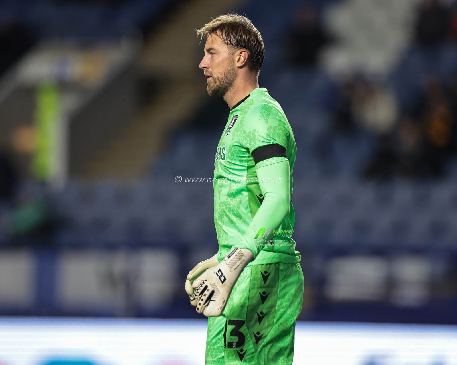 Joe Lumley of Sheffield Wednesday during the Sky Bet Championship match Sheffield Wednesday vs Middlesbrough at Hillsborough, Sheffield, United Kingdom, 22nd October 2025

(Photo by Mark Cosgrove/News Images)