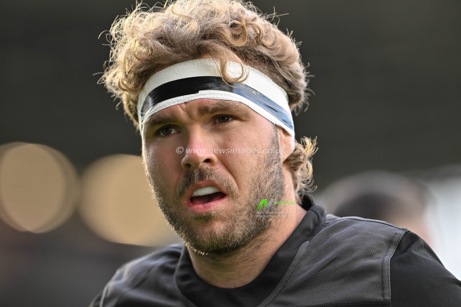 Angus Scott-Young of Northampton Saints warms up ahead of the Gallagher Premiership match Leicester Tigers vs Northampton Saints at Mattioli Woods Welford Road Stadium, Leicester, United Kingdom, 12th October 2024

(Photo by Cody Froggatt/News Images)
