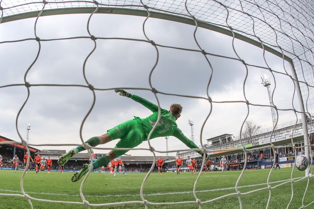 Sky Bet Championship Luton Town v Blackpool