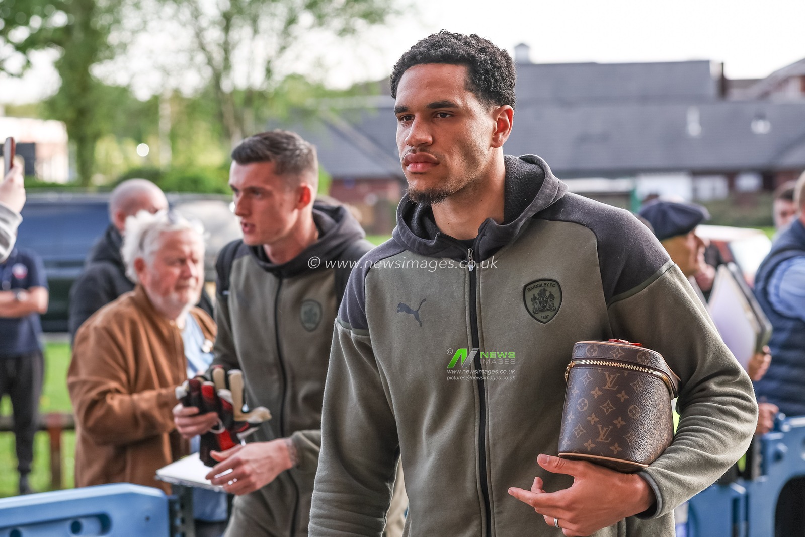 Jon Russell of Barnsley arrives during the Sky Bet League 1 Play-offs Semi-final second leg match Bolton Wanderers vs Barnsley at Toughsheet Community Stadium, Bolton, United Kingdom, 7th May 2024

(Photo by Mark Cosgrove/News Images)