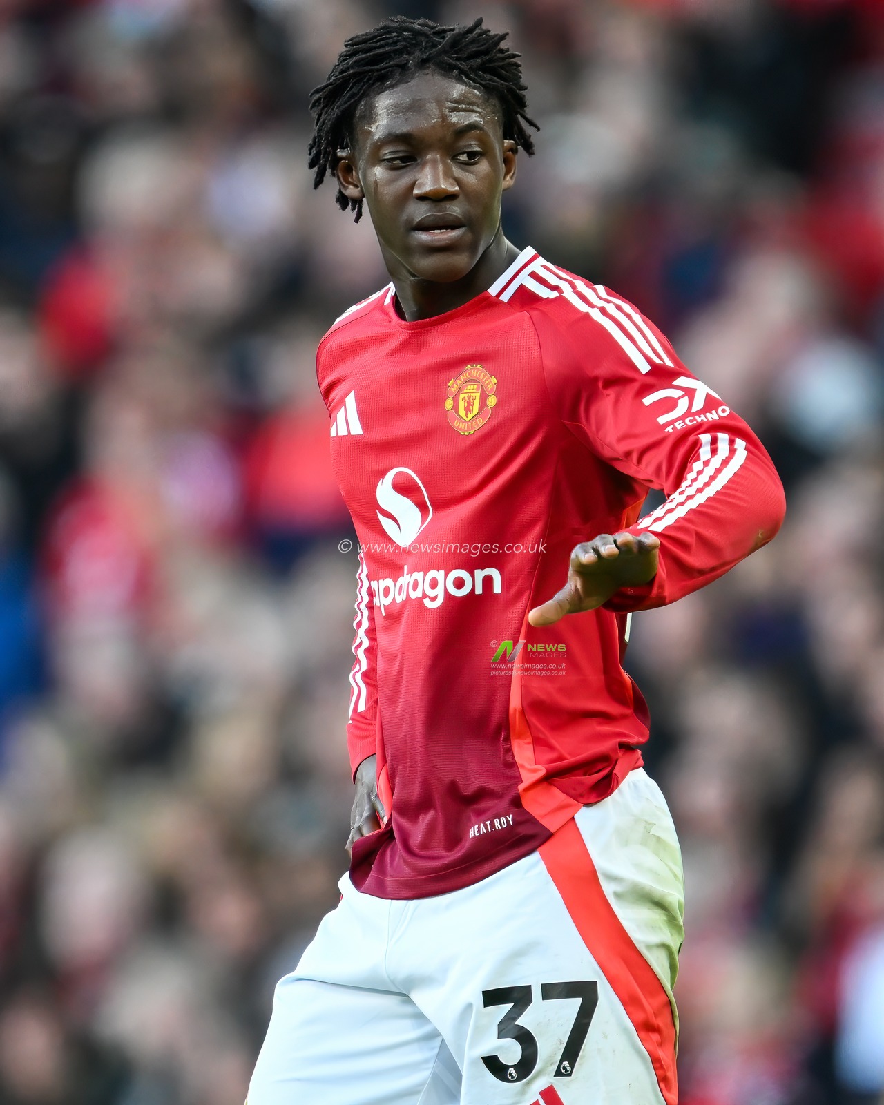 Kobbie Mainoo of Manchester United during the Premier League match Manchester United vs Everton at Old Trafford, Manchester, United Kingdom, 1st December 2024

(Photo by Craig Thomas/News Images)