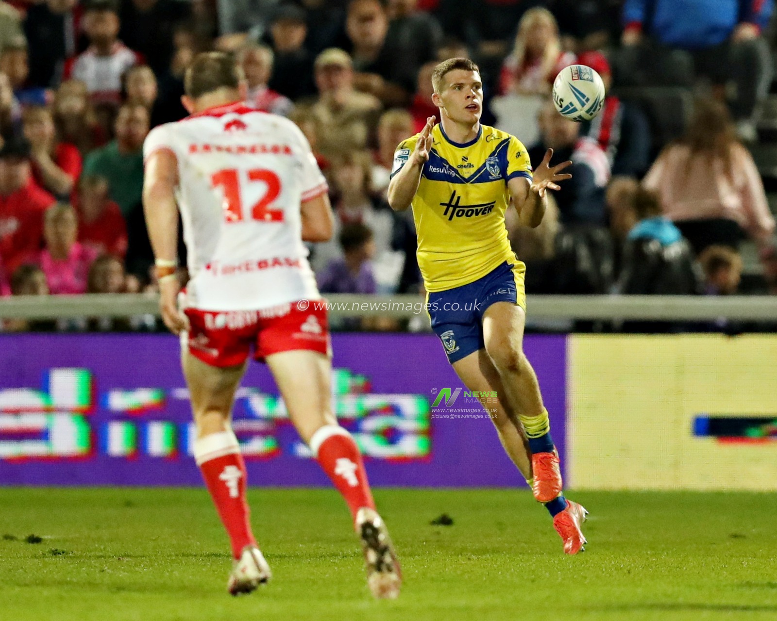Jake Thewlis of Warrington Wolves during the Betfred Super League round 27 match Hull KR vs Warrington Wolves at Sewell Group Craven Park, Kingston upon Hull, United Kingdom, 18th September 2025(Photo by Sam Eaden/News Images)