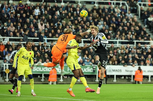 Nick Woltemade of Newcastle United scores to make it 2-0 during the Carabao Cup Last 16 Newcastle United vs Tottenham Hotspur at St. James's Park, Newcastle, United Kingdom, 29th October 2025

(Photo by Mark Cosgrove/News Images)

*** GER AUT SUI OUT ***