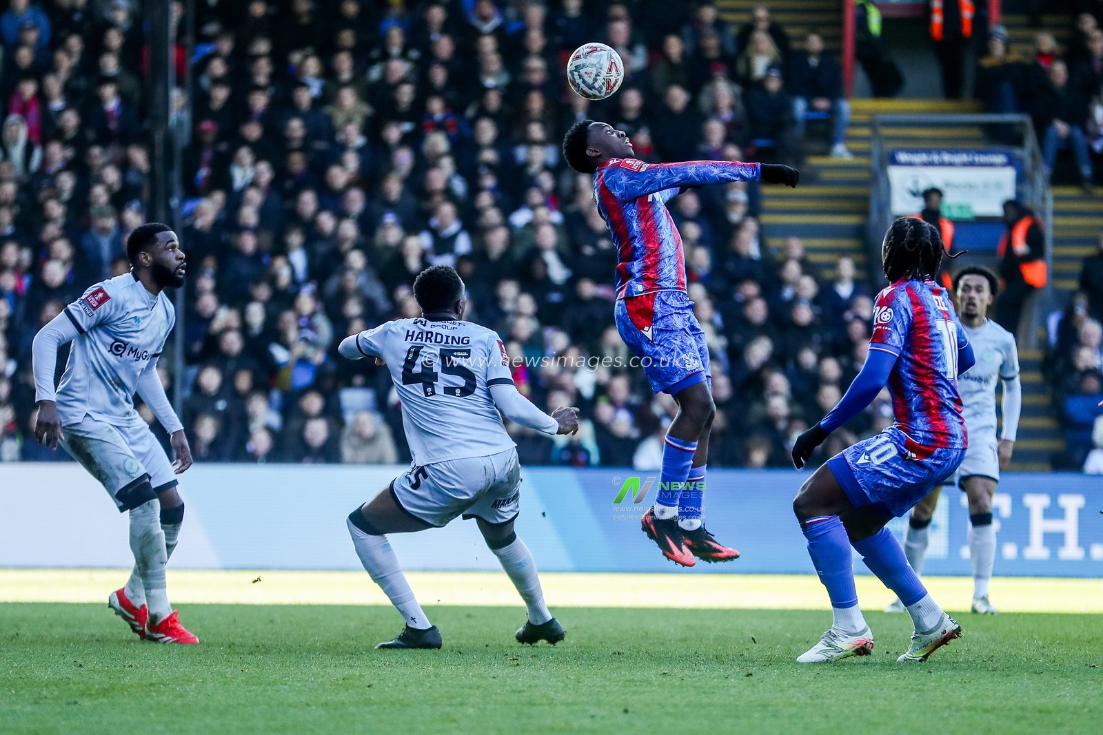 Eddie Nketiah of Crystal Palace heads the ball during the Emirates FA Cup 5th Round match Crystal Palace vs Millwall at Selhurst Park, London, United Kingdom, 1st March 2025

(Photo by Izzy Poles/News Images)