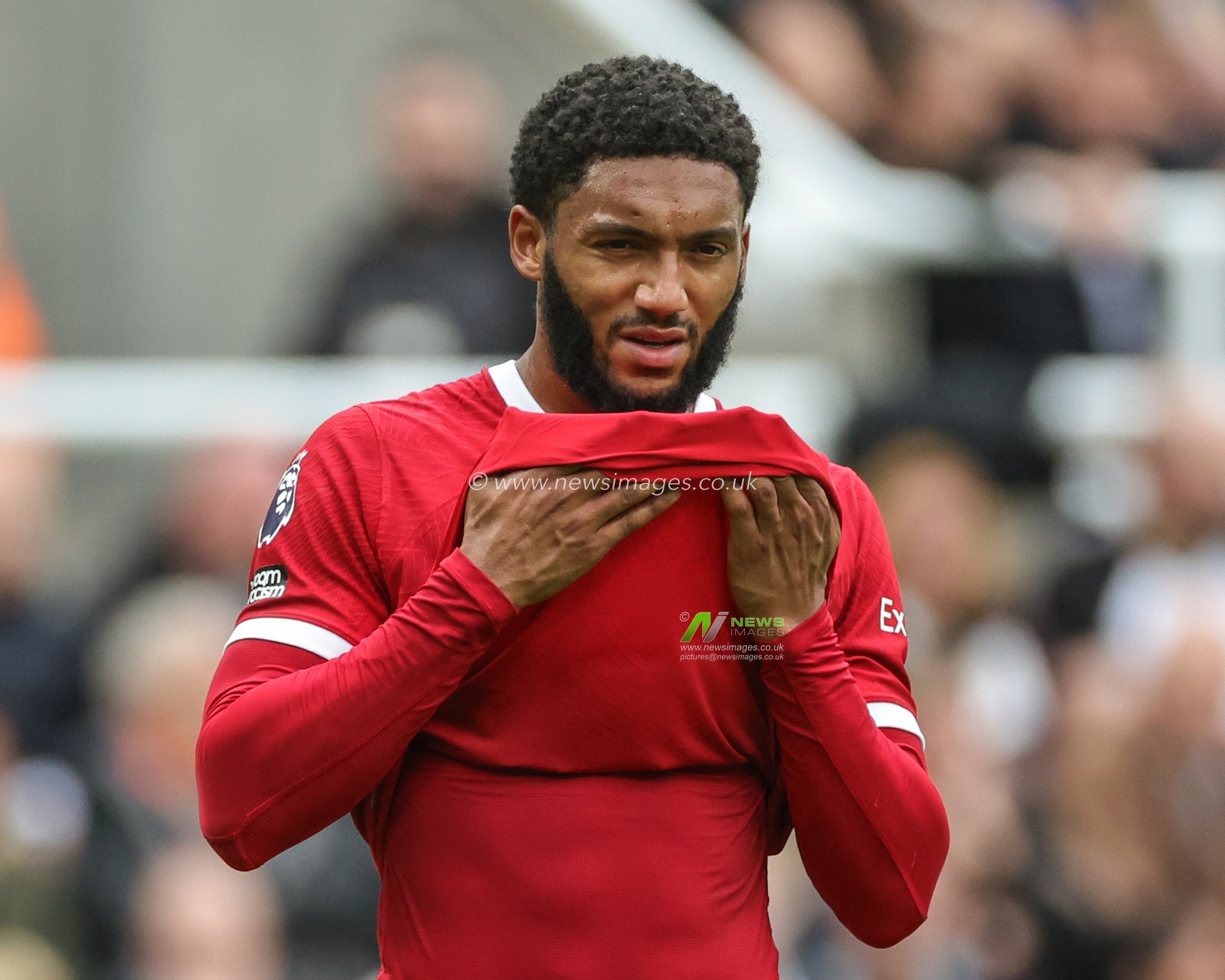 Joe Gomez #2 of Liverpool during the Premier League match Newcastle United vs Liverpool at St. James's Park, Newcastle, United Kingdom, 27th August 2023

(Photo by Mark Cosgrove/News Images)