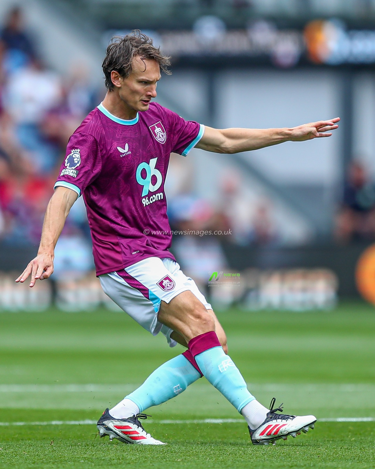 Hjalmar Ekdal of Burnley during the Premier League match Burnley vs Sunderland at Turf Moor, Burnley, United Kingdom, 23rd August 2025

(Photo by Jorge Horsted/News Images)