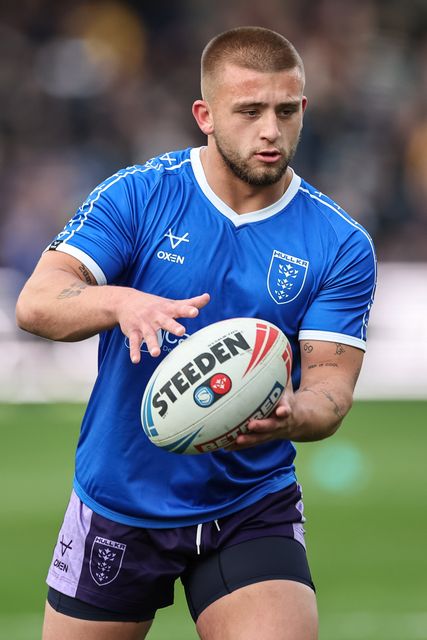 Mikey Lewis of Hull KR in the pre-game warm up during the Betfred Super League round 9 match Leeds Rhinos vs Hull KR at Headingley Stadium, Leeds, United Kingdom, 25th April 2025

(Photo by Mark Cosgrove/News Images)