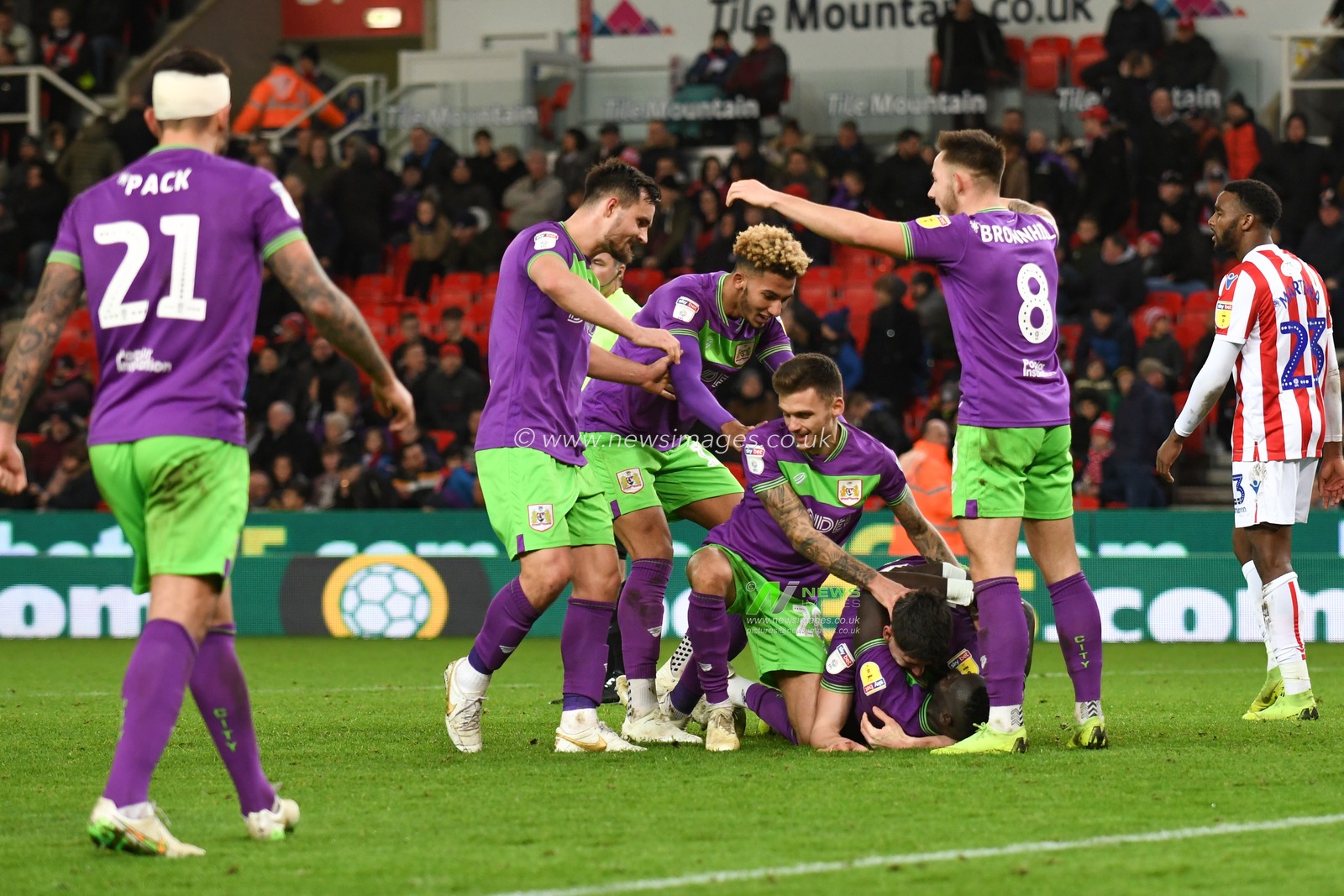 1st January 2019, Bet 365 Stadium, Stoke-on-Trent, England; Sky Bet Championship, Stoke City vs Bristol City ; 
Callum O'Dowda (11) of Bristol City celebrates his goal making it 0-2

Credit: Richard Long/News Images

English Football League images are subject to DataCo Licence