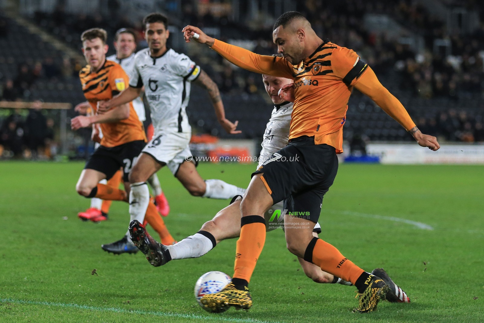 14th February 2020, KC Stadium, Kingston upon Hull, England; Sky Bet Championship, Hull City v Swansea City : Josh Magennis (27) of Hull City takes a shot at goal
