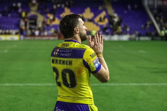 Connor Wrench of Warrington Wolves applauds the fans after the game during the Betfred Super League Round 22 match Warrington Wolves vs Catalans Dragons at Halliwell Jones Stadium, Warrington, United Kingdom, 14th August 2025

(Photo by Alfie Cosgrove/News Images)