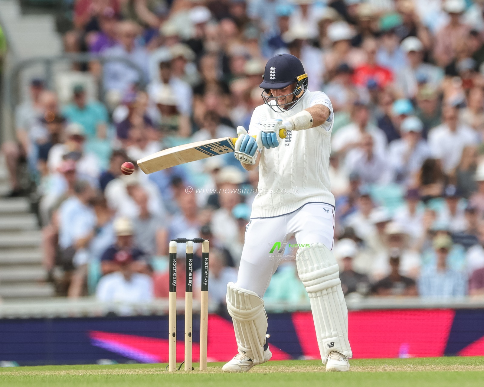 England captain Joe Root hits a four during the 2nd Rothesay Test Match Day 2 match England vs New Zealand at The Kia Oval, London, United Kingdom on 18 June 2026

(Photo by Mark Cosgrove/News Images)