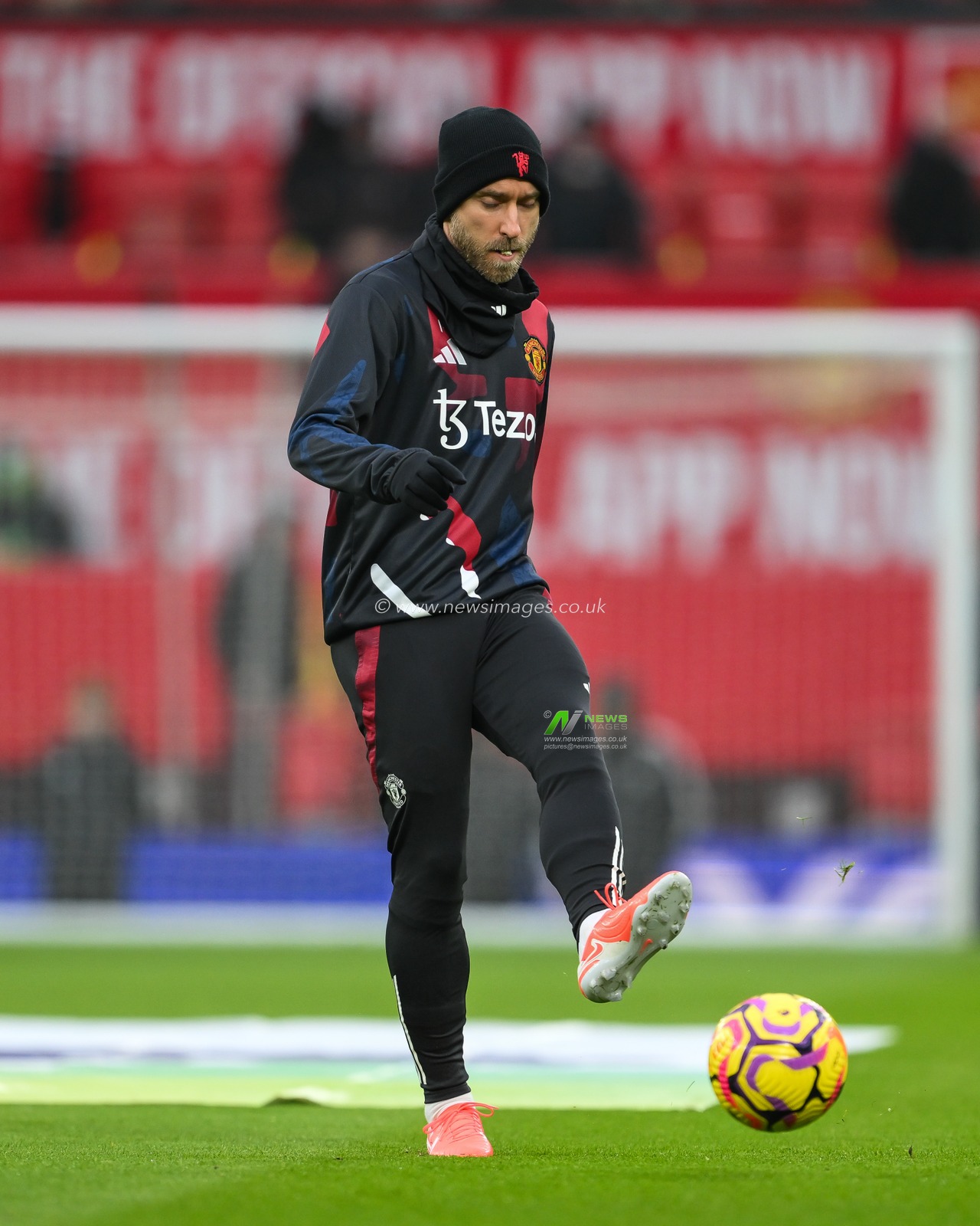 Christian Eriksen of Manchester United during the pre-game warmup ahead of the Premier League match Manchester United vs Brighton and Hove Albion at Old Trafford, Manchester, United Kingdom, 19th January 2025

(Photo by Craig Thomas/News Images)