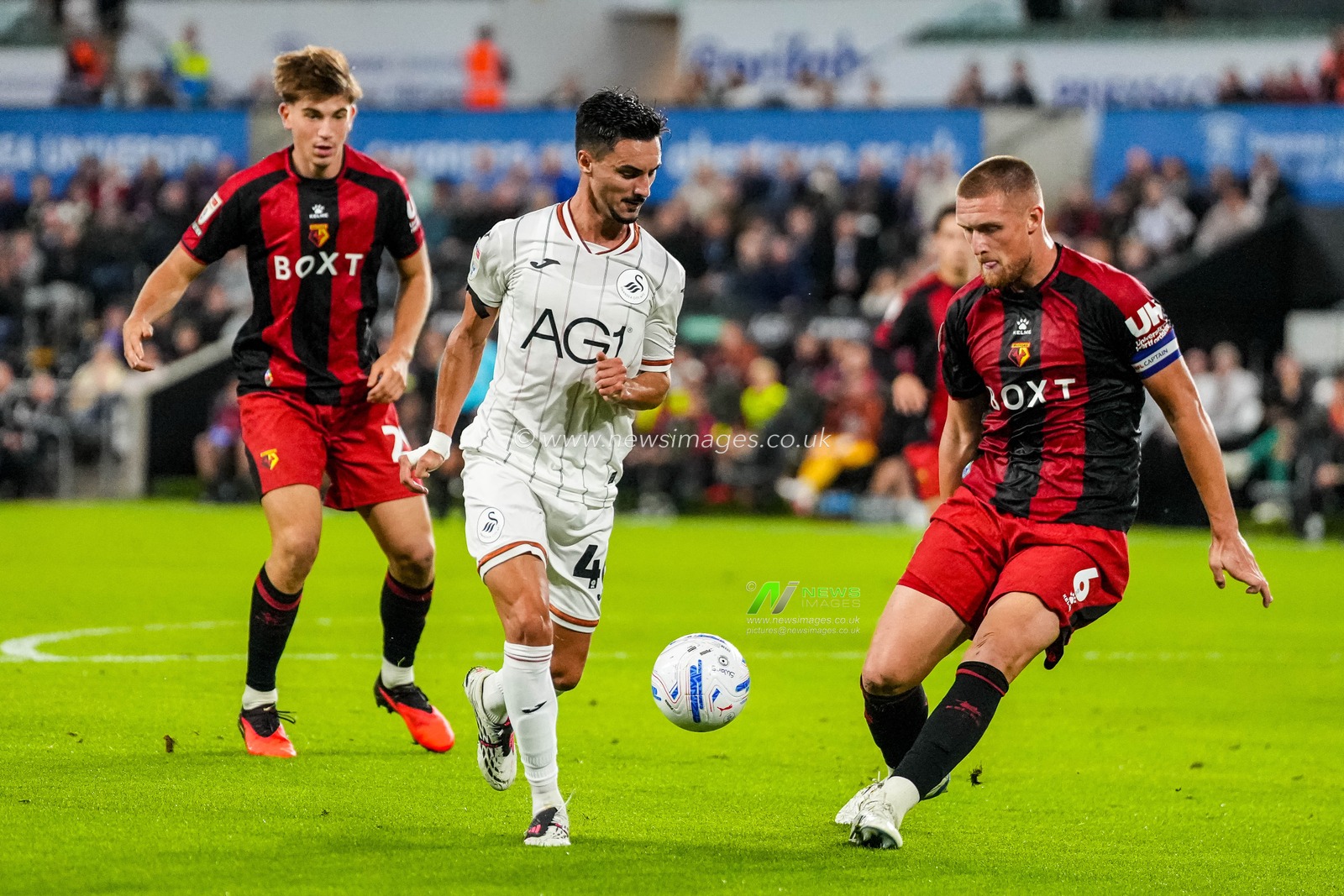Stephen Eustaquio of Swansea City plays a back-heel during the Sky Bet Championship match Swansea City vs Watford at Swansea.com Stadium, Swansea, United Kingdom on 01 September 2026

(Photo by Andrew Lewis/News Images)