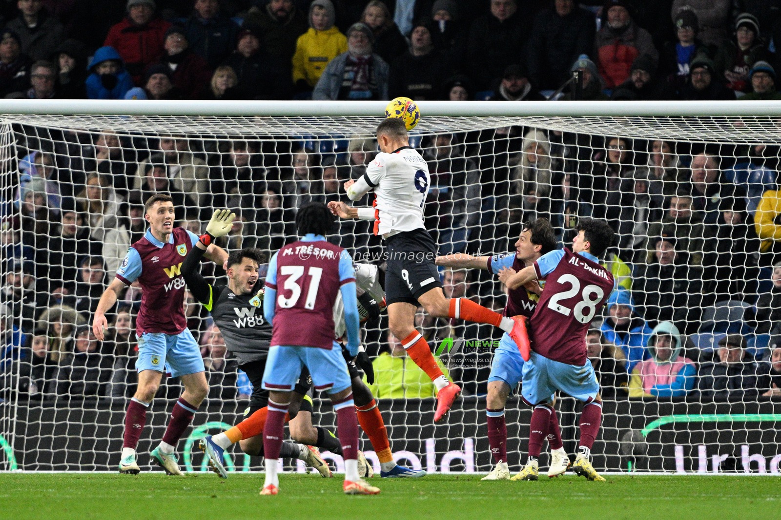 Carlton Morris of Luton Town scores a goal to make it 1-1 during the Premier League match Burnley vs Luton Town at Turf Moor, Burnley, United Kingdom, 12th January 2024

(Photo by Cody Froggatt/News Images)