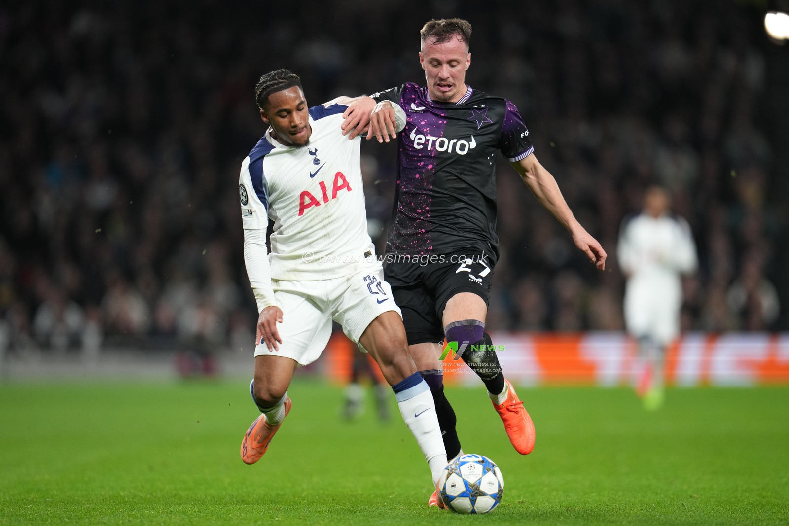 Wilson Odobert of Tottenham Hotspur wins ball during the UEFA Champions League Matchday 6 of 8 Tottenham Hotspur vs Slavia Prague at Tottenham Hotspur Stadium, London, United Kingdom, 9th December 2025

(Photo by Harvey Murphy/News Images)

*** GER AUT SUI OUT ***