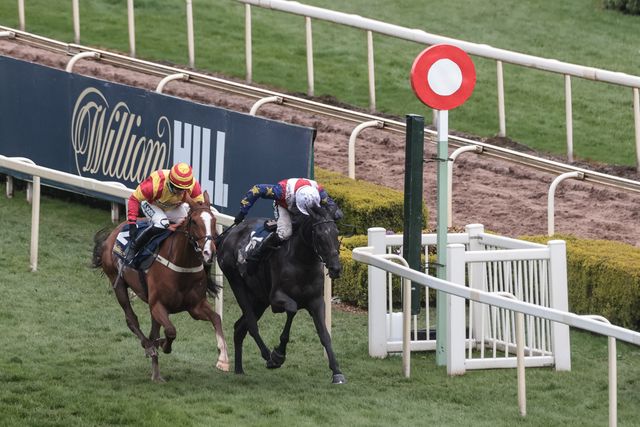 Mr Hope Street ridden by Harry Skelton wins the 14:30 William Hill Handicap Chase during the 2026 Randox Grand National Day at Aintree Racecourse, Aintree, United Kingdom on 11 April 2026

(Photo by Mark Cosgrove/News Images)