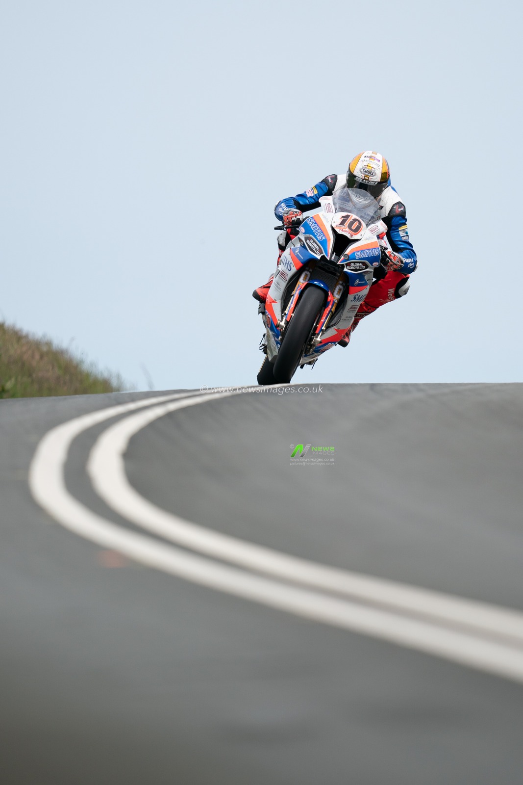 Peter Hickman / Smith's BMW comes second in the Dunlop Senior Superbikes Race


Friday 7th June 2019 , Isle of Man, TT Races, Race 1, Race Day 4.
Dunlop Senior Superbikes Race


Credit: Terry Donnelly/News Images