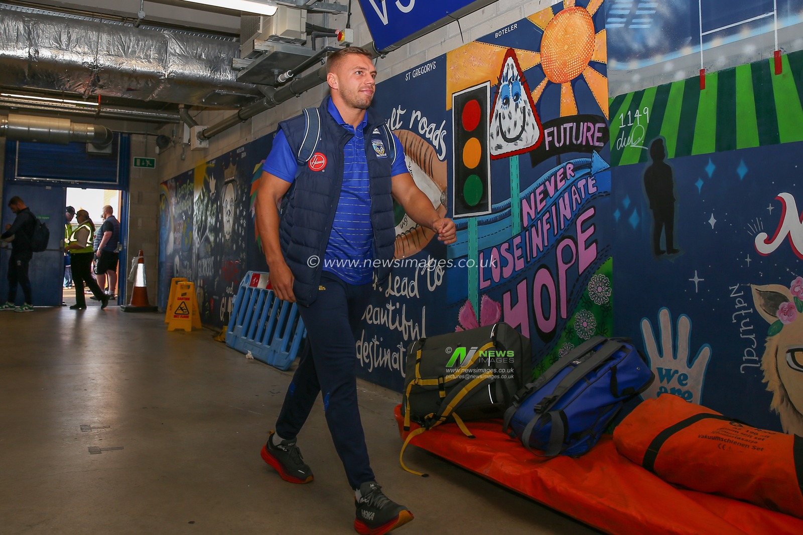 Matty Russell #34 of Warrington Wolves arrives ahead of the Betfred Super League Round 26 match Warrington Wolves vs St Helens at Halliwell Jones Stadium, Warrington, United Kingdom, 15th September 2023

(Photo by Gareth Evans/News Images)