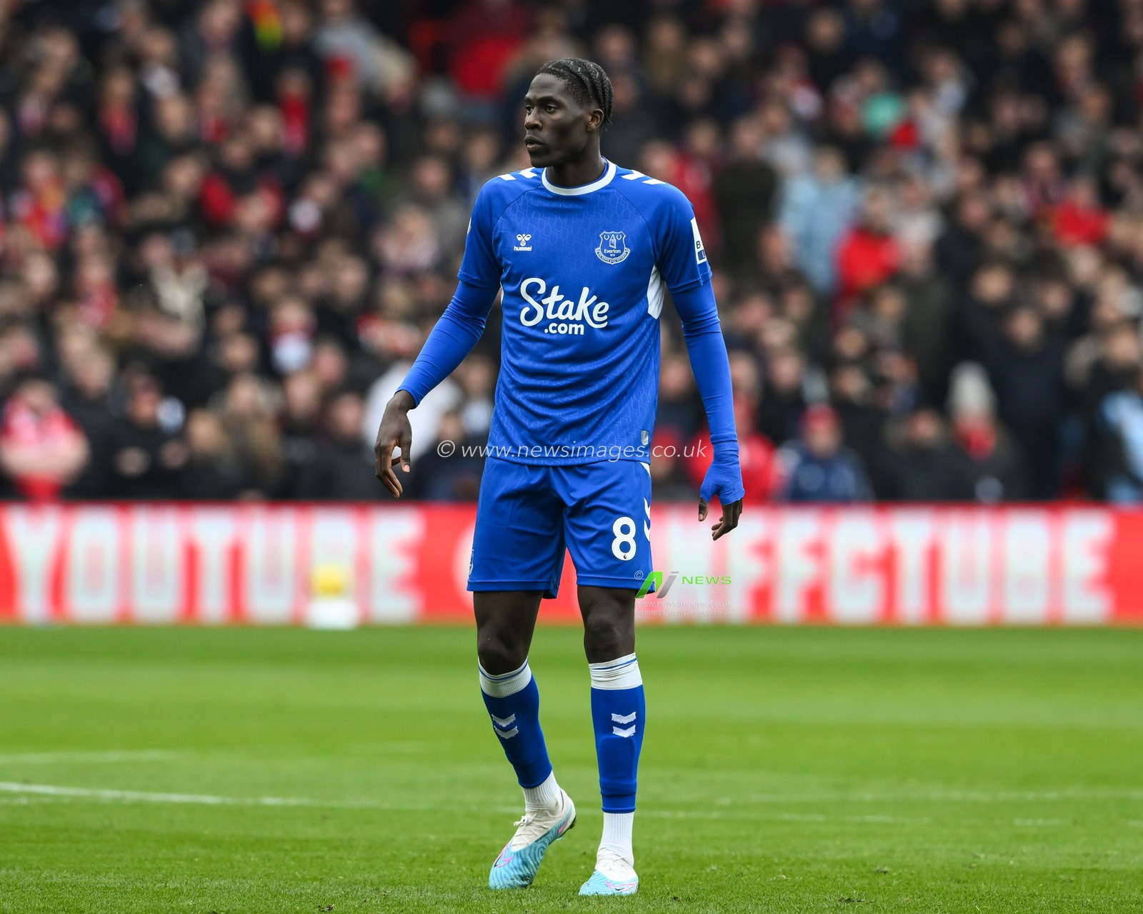 Amadou Onana #8 of Everton during the Premier League match Nottingham Forest vs Everton at City Ground, Nottingham, United Kingdom, 4th March 2023

(Photo by Craig Thomas/News Images)