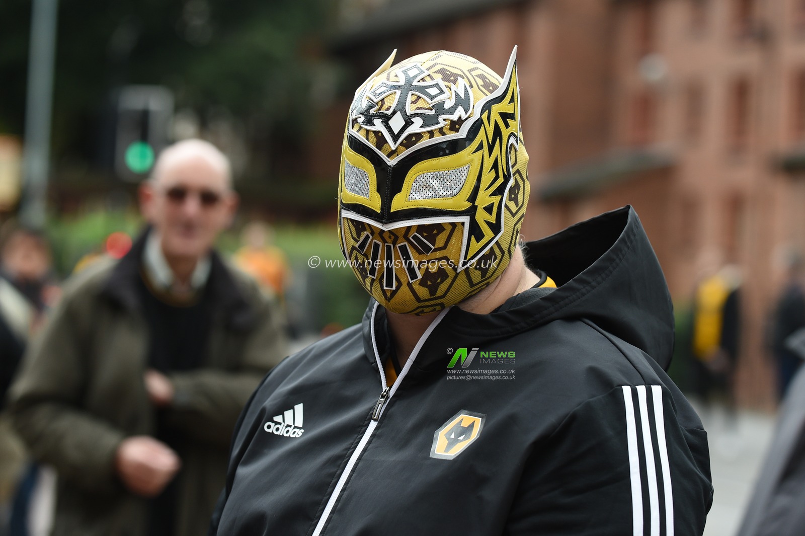 28th September 2019, Molineux, Wolverhampton, England; Premier League, Wolverhampton Wanderers v Watford : Wolves fan awaiting the teams arrival

Credit: Richard Long/News Images