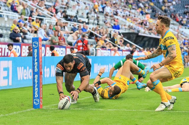Betfred Magic Weekend Leeds Rhinos v Castleford Tigers