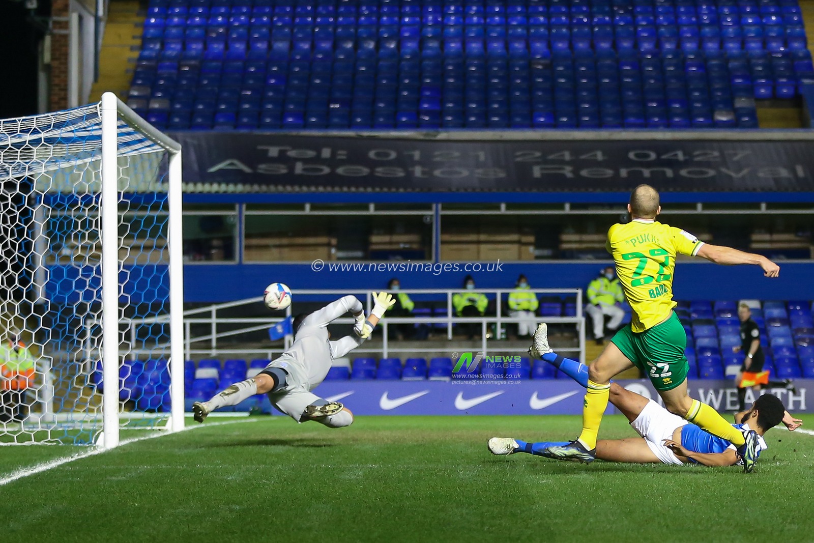 Teemu Pukki #22 of Norwich City scores a goal to make it 1-0