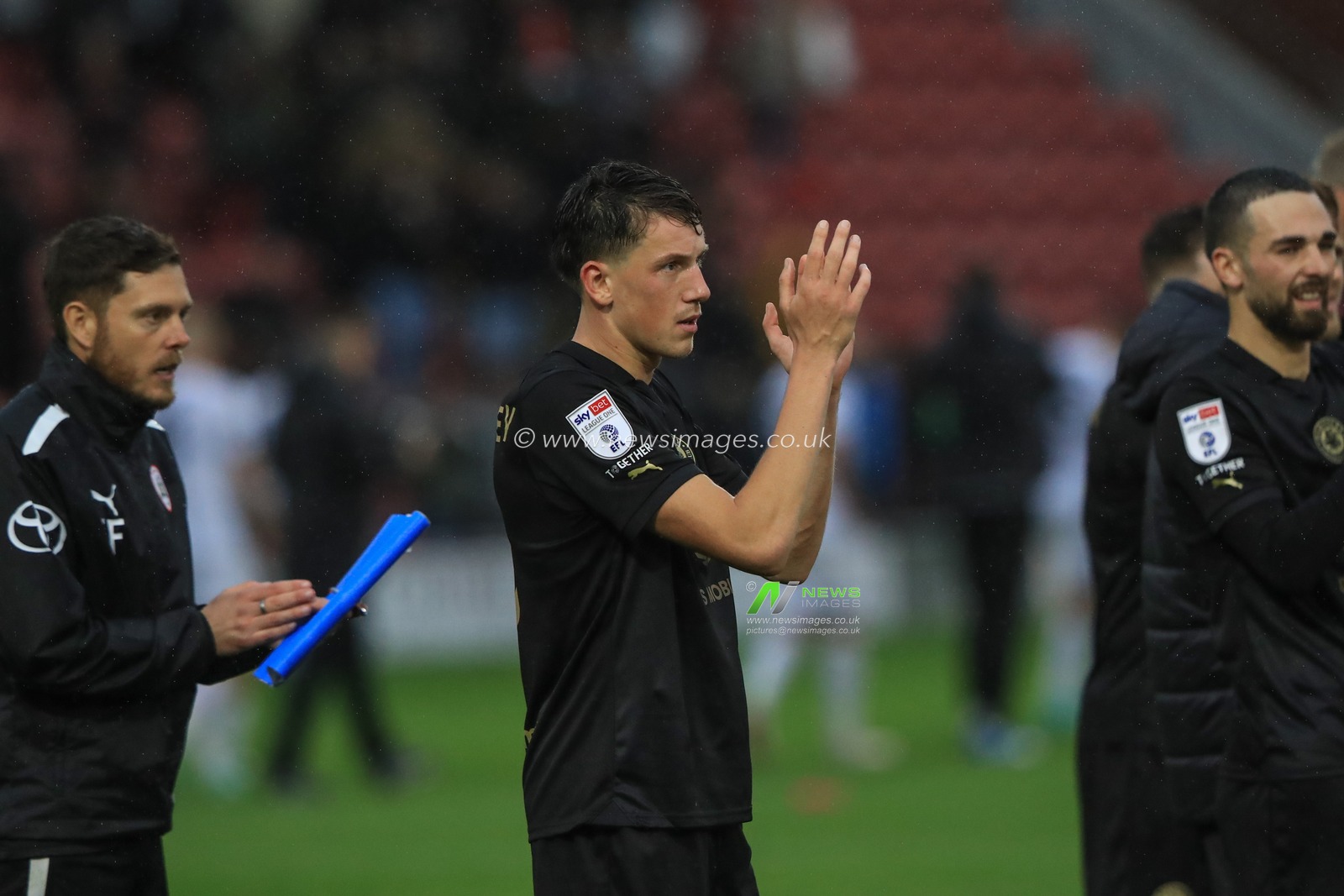 MaÃ«l de Gevigney #6 of Barnsley applauds the travelling fans after Barnsley draw 1-1 during the Sky Bet League 1 match Leyton Orient vs Barnsley at Matchroom Stadium, London, United Kingdom, 21st October 2023

(Photo by Alfie Cosgrove/News Images)