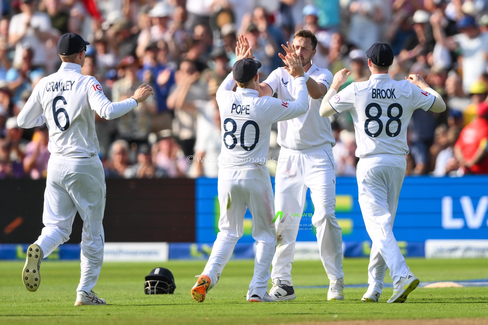 Ollie Robinson of England celebrates taking the wicket of David Warner of Australia during the LV= Insurance Ashes Test Series Day 4 match England vs Australia at Edgbaston, Birmingham, United Kingdom, 19th June 2023

(Photo by Craig Thomas/News Images)