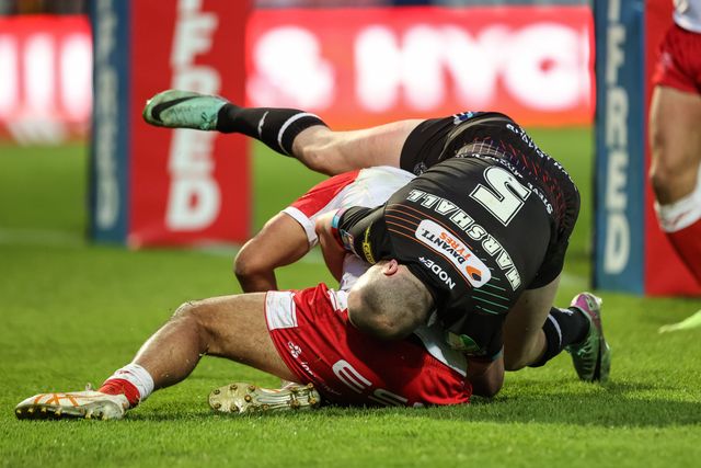 Peta Hiku of Hull KR runs in a 30 yard solo try to make it 16-0 during the Betfred Super League Round 9 match Hull KR vs Wigan Warriors at Sewell Group Craven Park, Kingston upon Hull, United Kingdom, 26th April 2024

(Photo by Mark Cosgrove/News Images)