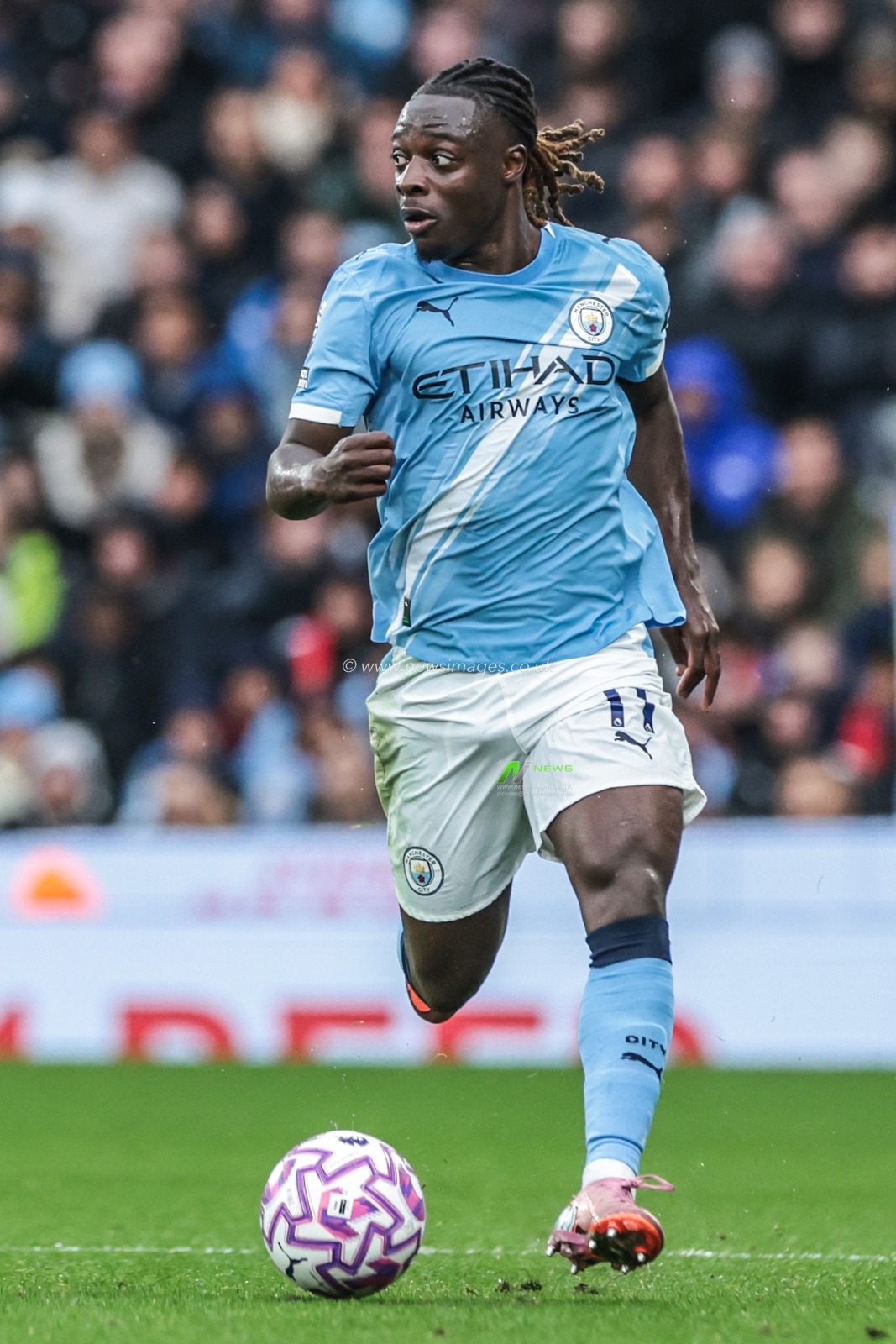 Jeremy Doku of Manchester City during the Premier League match Manchester City vs Manchester United at Etihad Stadium, Manchester, United Kingdom, 14th September 2025

(Photo by Mark Cosgrove/News Images)