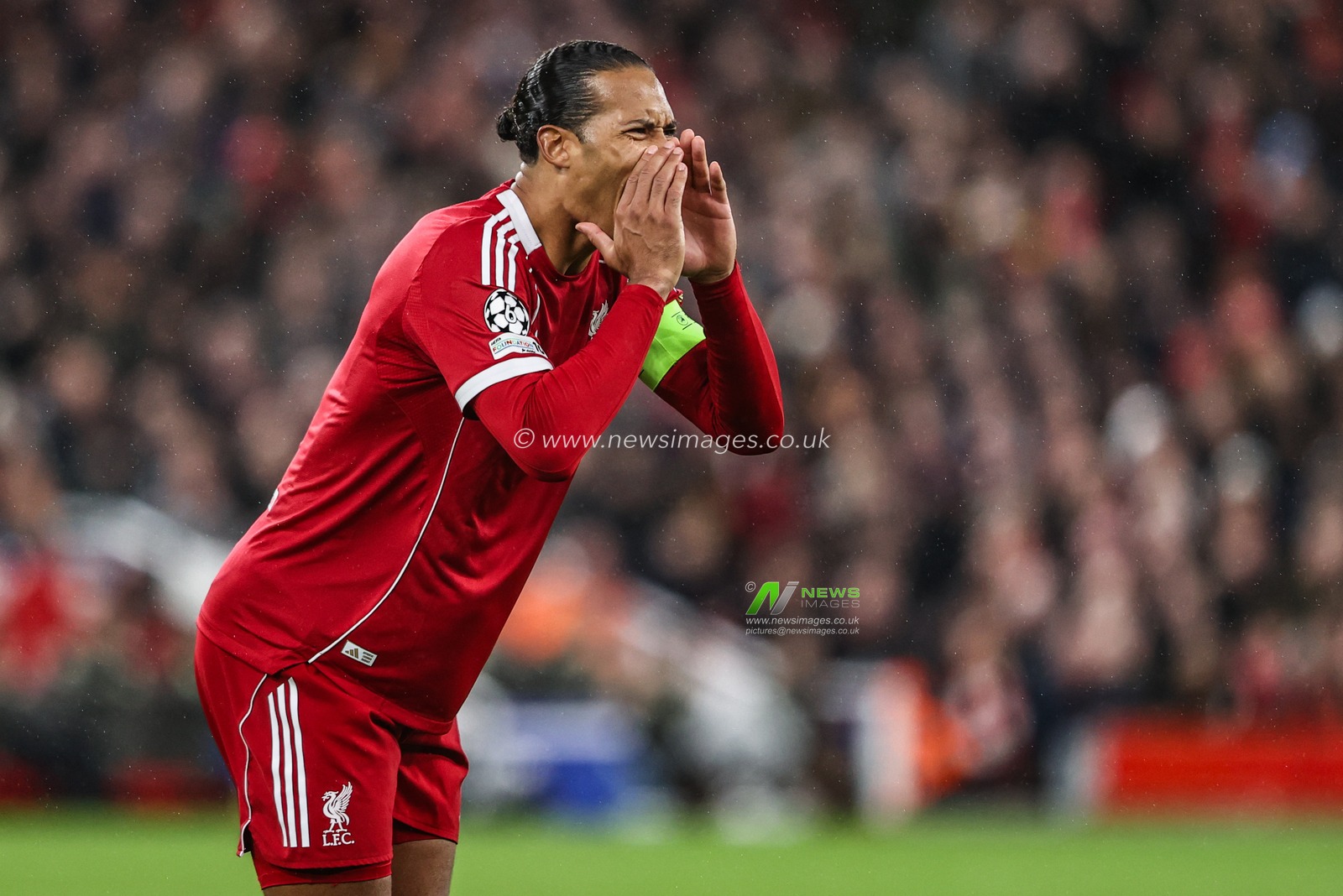 Virgil van Dijk of Liverpool gives his team instructions during the UEFA Champions League Matchday 4 of 8 Liverpool vs Real Madrid at Anfield, Liverpool, United Kingdom, 4th November 2025

(Photo by Alfie Cosgrove/News Images)

*** GER AUT SUI OUT ***