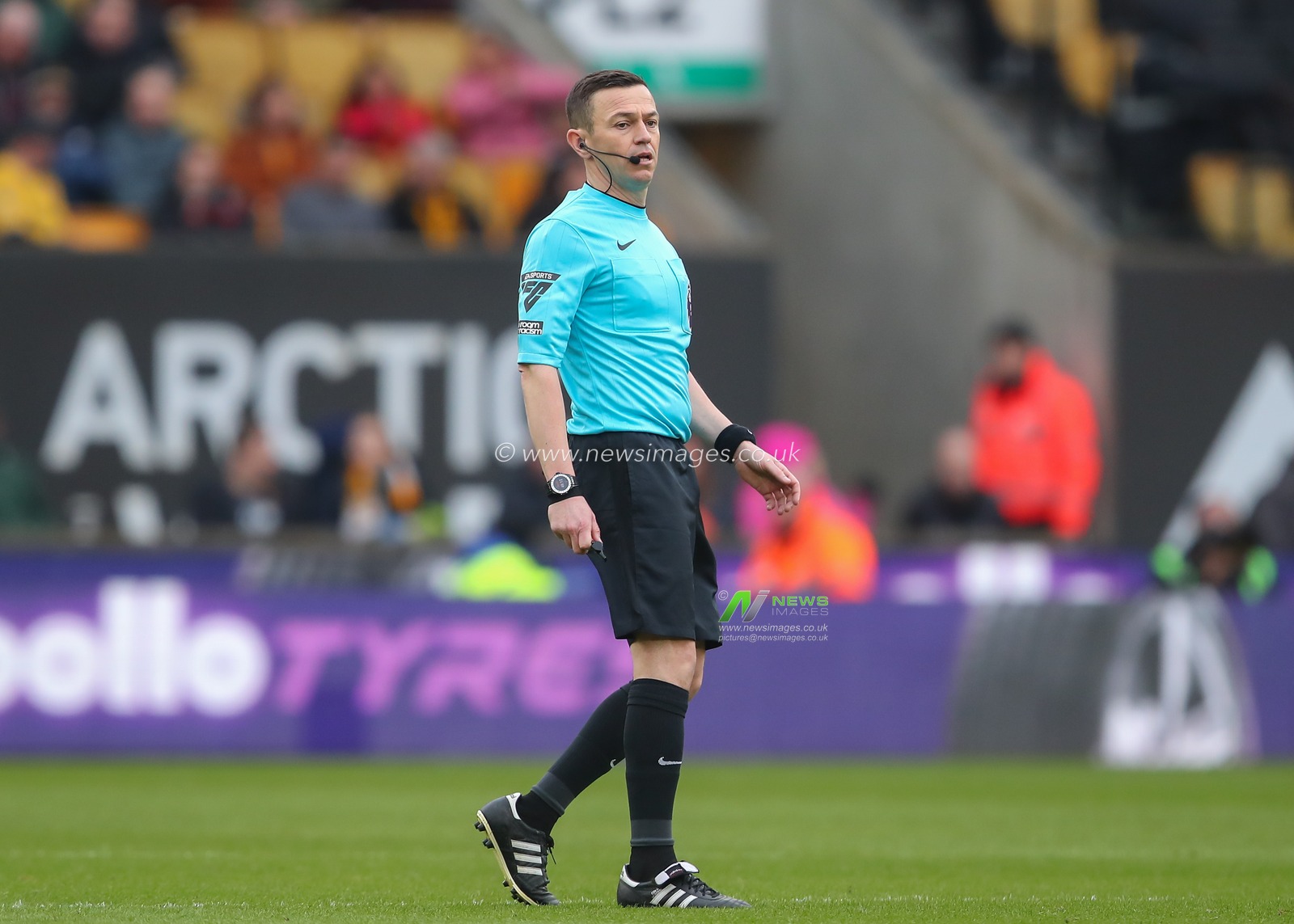 Referee Tony Harrington, during the Premier League match Wolverhampton Wanderers vs Fulham at Molineux, Wolverhampton, United Kingdom, 9th March 2024

(Photo by Gareth Evans/News Images)