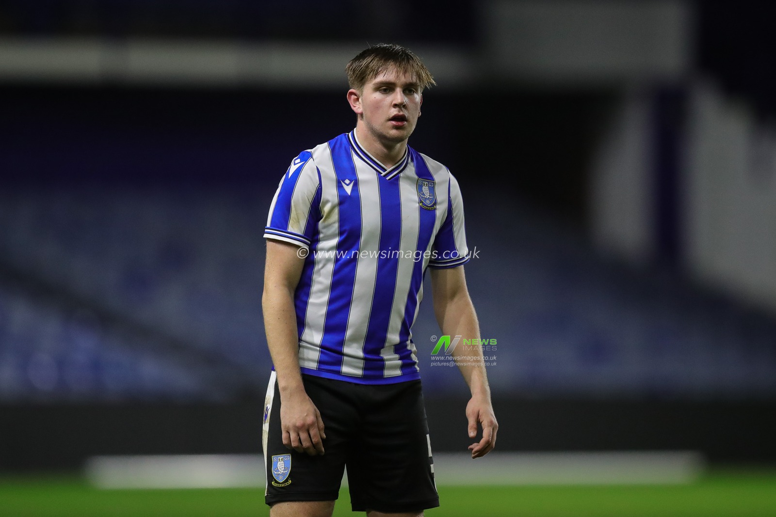 Josh Chapman #5 of Sheffield Wednesday during the FA Youth Cup U18â€™s match Sheffield Wednesday U18's vs Leicester City U18's at Hillsborough, Sheffield, United Kingdom, 13th January 2023

(Photo by James Heaton/News Images)