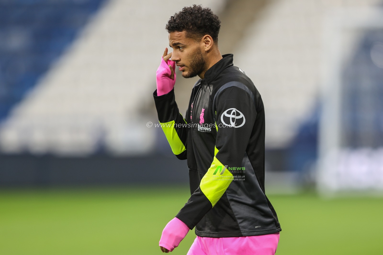 Kyran Lofthouse of Barnsley arrives during the Bristol Street Motors Trophy match Huddersfield Town vs Barnsley at John Smith's Stadium, Huddersfield, United Kingdom, 8th October 2024

(Photo by Alfie Cosgrove/News Images)