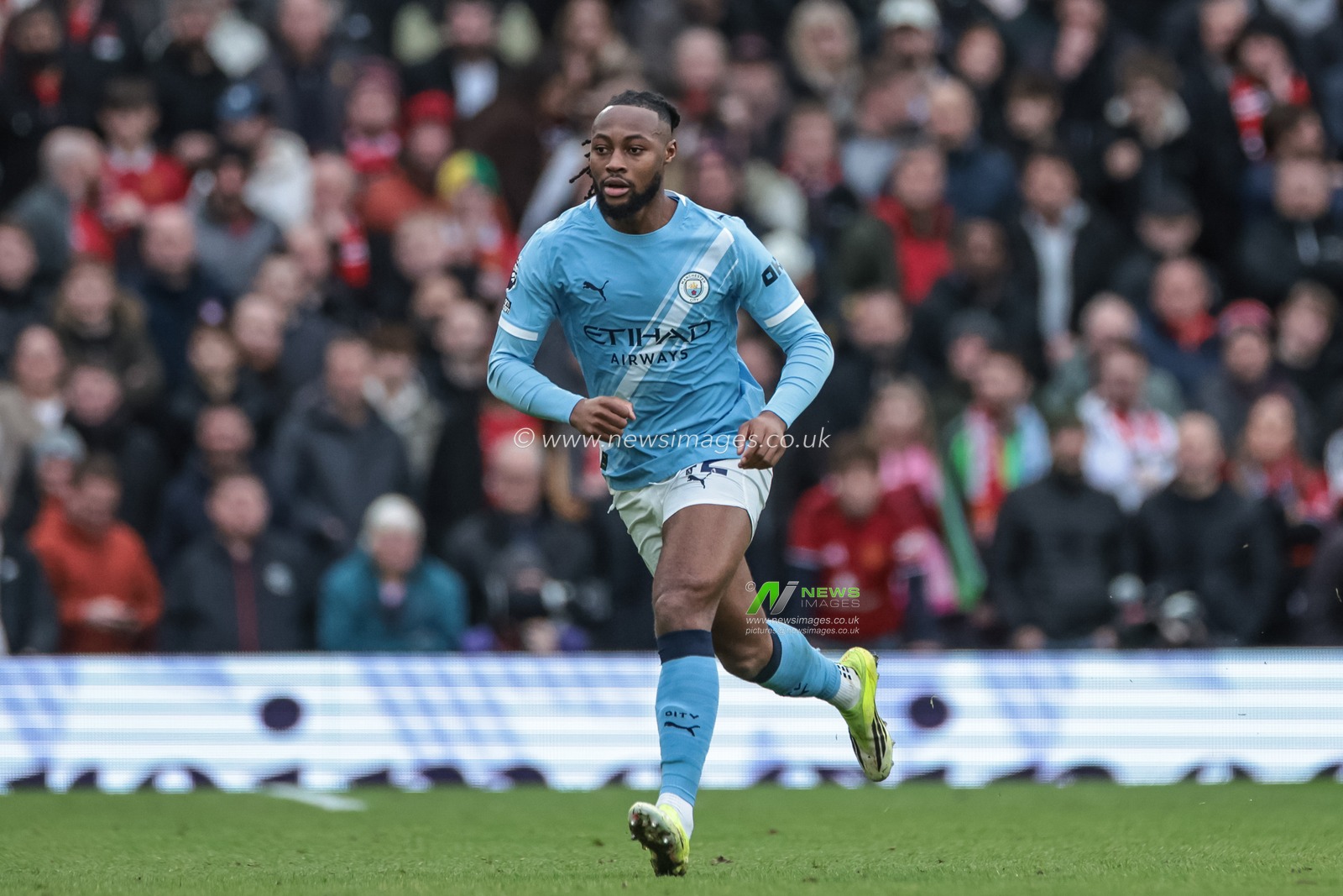 Antonie Semenyo of Manchester City during the Premier League match Manchester United vs Manchester City at Old Trafford, Manchester, United Kingdom, 17th January 2026

(Photo by Mark Cosgrove/News Images)