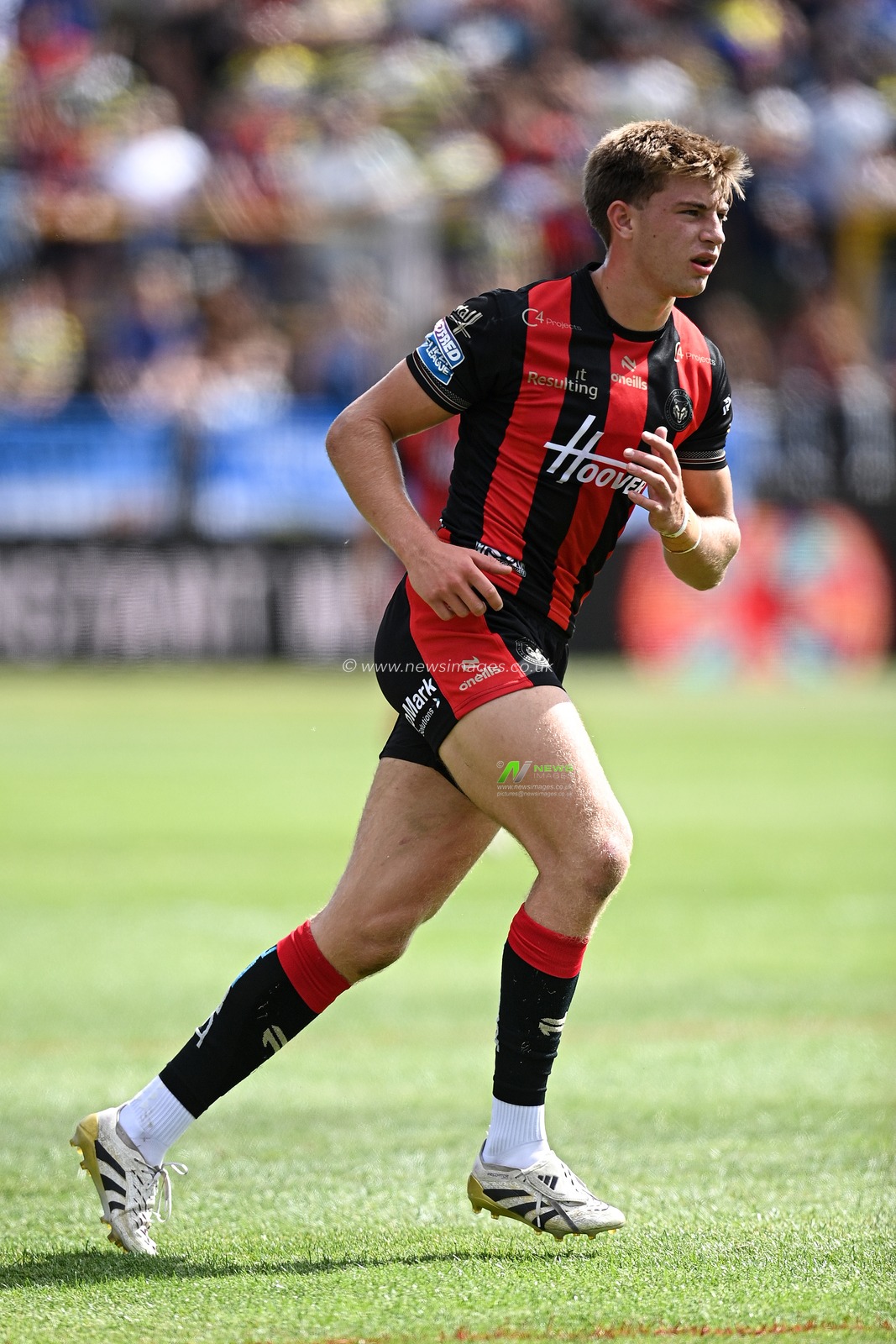 Ewan Irwin of Warrington Wolves during the Betfred Super League round 21 match Castleford Tigers vs Warrington Wolves at OneBore Stadium, Castleford, Untied Kingdom on 01 August 2026

(Photo by Ben Roberts/News Images)
