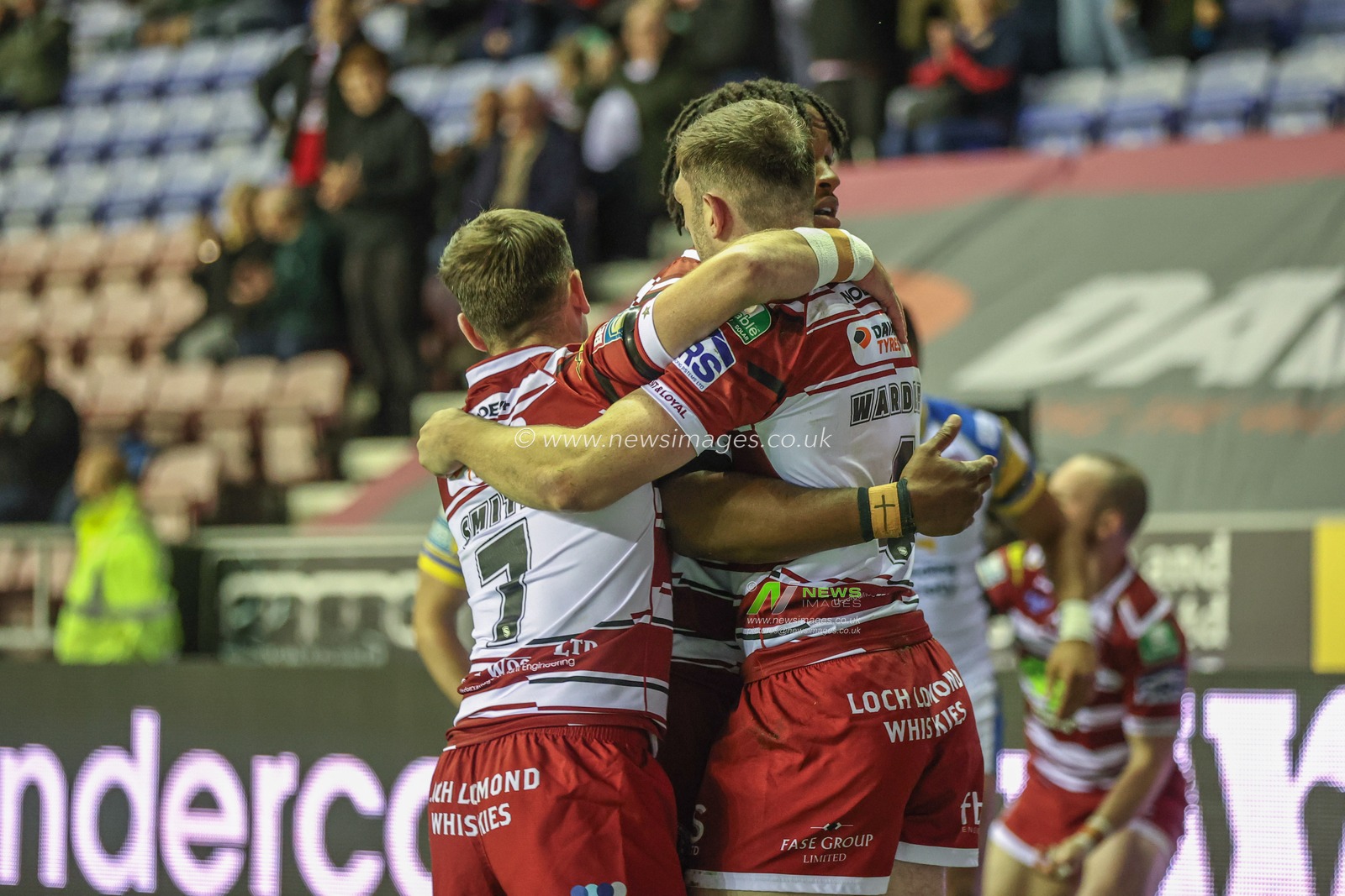 Jake Wardle of Wigan Warriors celebrates his try during the Betfred Super League Round 26 match Wigan Warriors vs Leeds Rhinos at The Brick Community Stadium, Wigan, United Kingdom, 13th September 2024

(Photo by Alfie Cosgrove/News Images)
