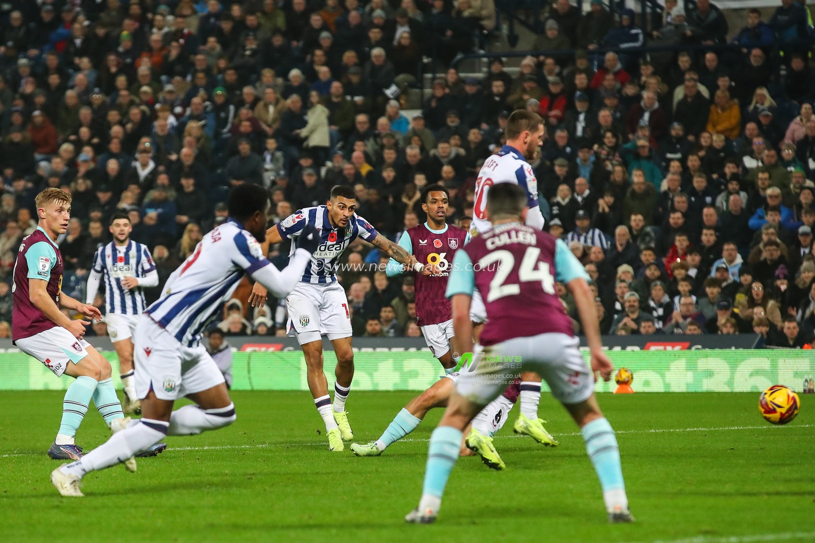 Karlan Grant of West Bromwich Albion has a shot at goal which goes just wide during the Sky Bet Championship match West Bromwich Albion vs Burnley at The Hawthorns, West Bromwich, United Kingdom, 7th November 2024

(Photo by Gareth Evans/News Images)