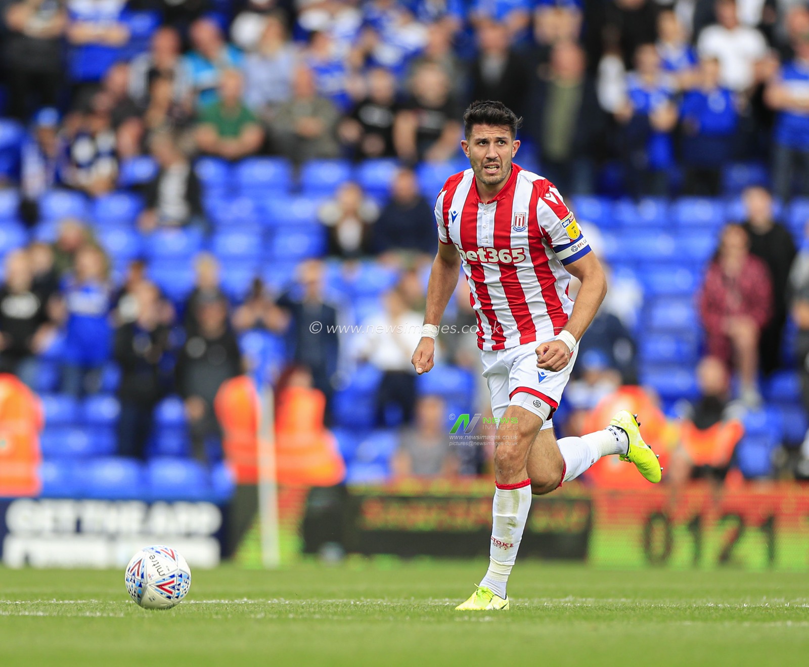 31st August 2019, St Andrew's, Birmingham, England; Sky Bet Championship Football,  Birmingham City vs Stoke City ; Danny Baath (06) of Stoke City moves the ball forward

Credit: Conor Molloy/News Images


English Football League images are subject to DataCo Licence