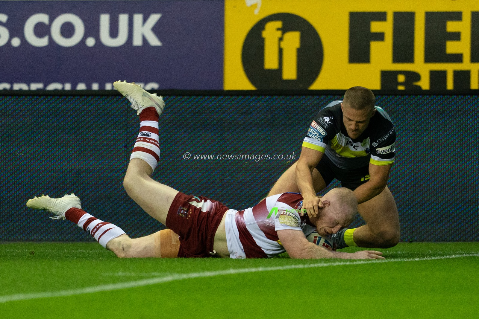 Wigan Warriors's Liam Farrell scores a hat trick of trys


18th July 2019 , DW Stadium, Wigan, England;  Betfred Super League, Round 23, Wigan Warriors vs Wakefield Trinity ; 

Credit: Terry Donnelly/News Images