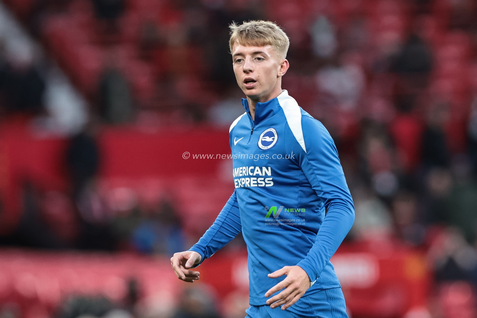 Tom Watson of Brighton & Hove Albion in the pregame warmup session during the Premier League match Manchester United vs Brighton and Hove Albion at Old Trafford, Manchester, United Kingdom, 25th October 2025

(Photo by Mark Cosgrove/News Images)