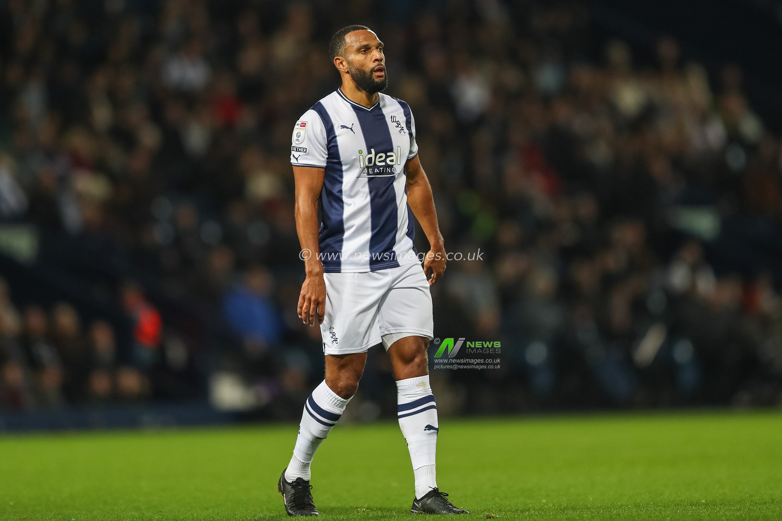 Matt Phillips #10 of West Bromwich Albion during the Sky Bet Championship match West Bromwich Albion vs Bristol City at The Hawthorns, West Bromwich, United Kingdom, 18th October 2022

(Photo by Gareth Evans/News Images)