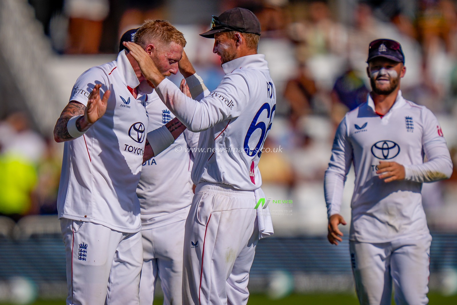 England captain Ben Stokes celebrates taking the wicket of New Zealand captain Tom Latham during the 3rd Rothesay Test Match Day 1 match England vs New Zealand at Trent Bridge, Nottingham, United Kingdom on 25 June 2026

(Photo by Maynard Manyowa/News Images)