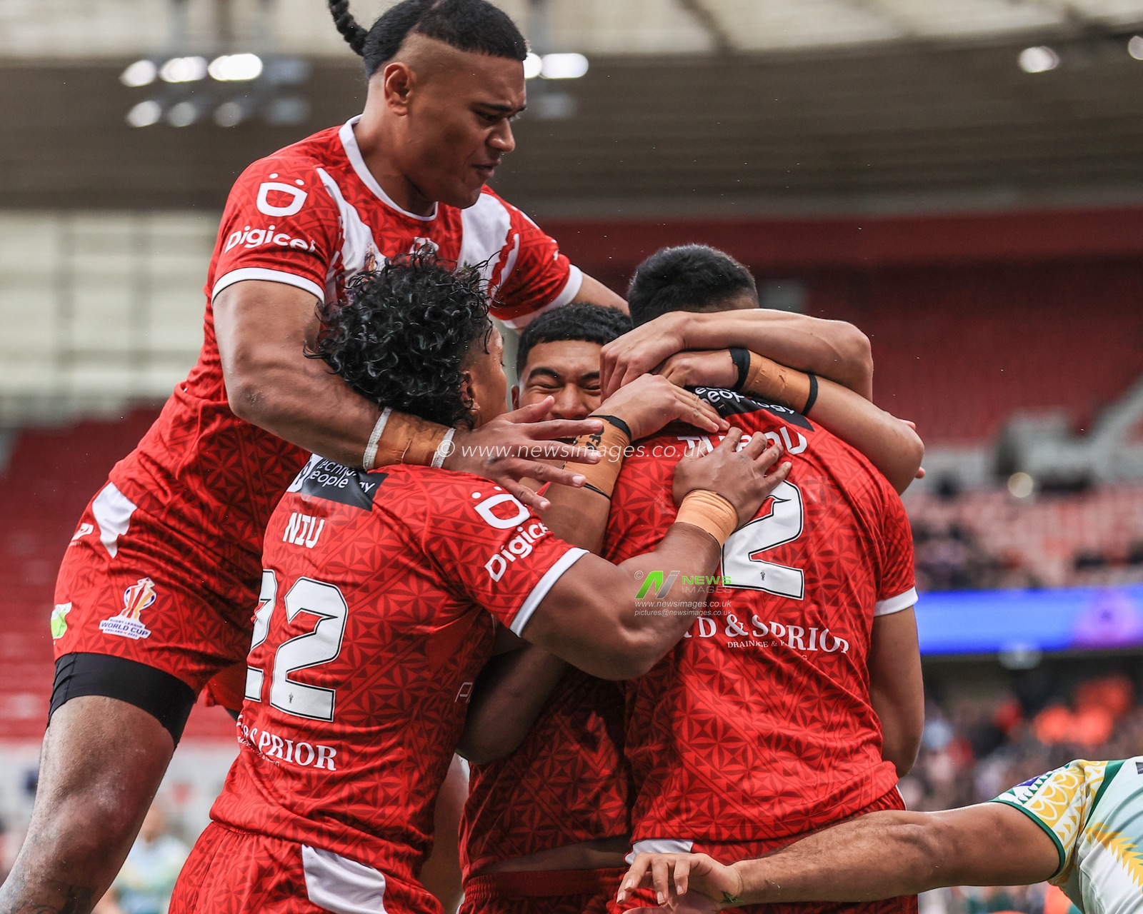 Daniel Tupou of Tonga celebrates his try during the Rugby League World Cup 2021 Group D match Tonga vs Cook Islands at Riverside Stadium, Middlesbrough, United Kingdom, 30th October 2022

(Photo by Mark Cosgrove/News Images)
