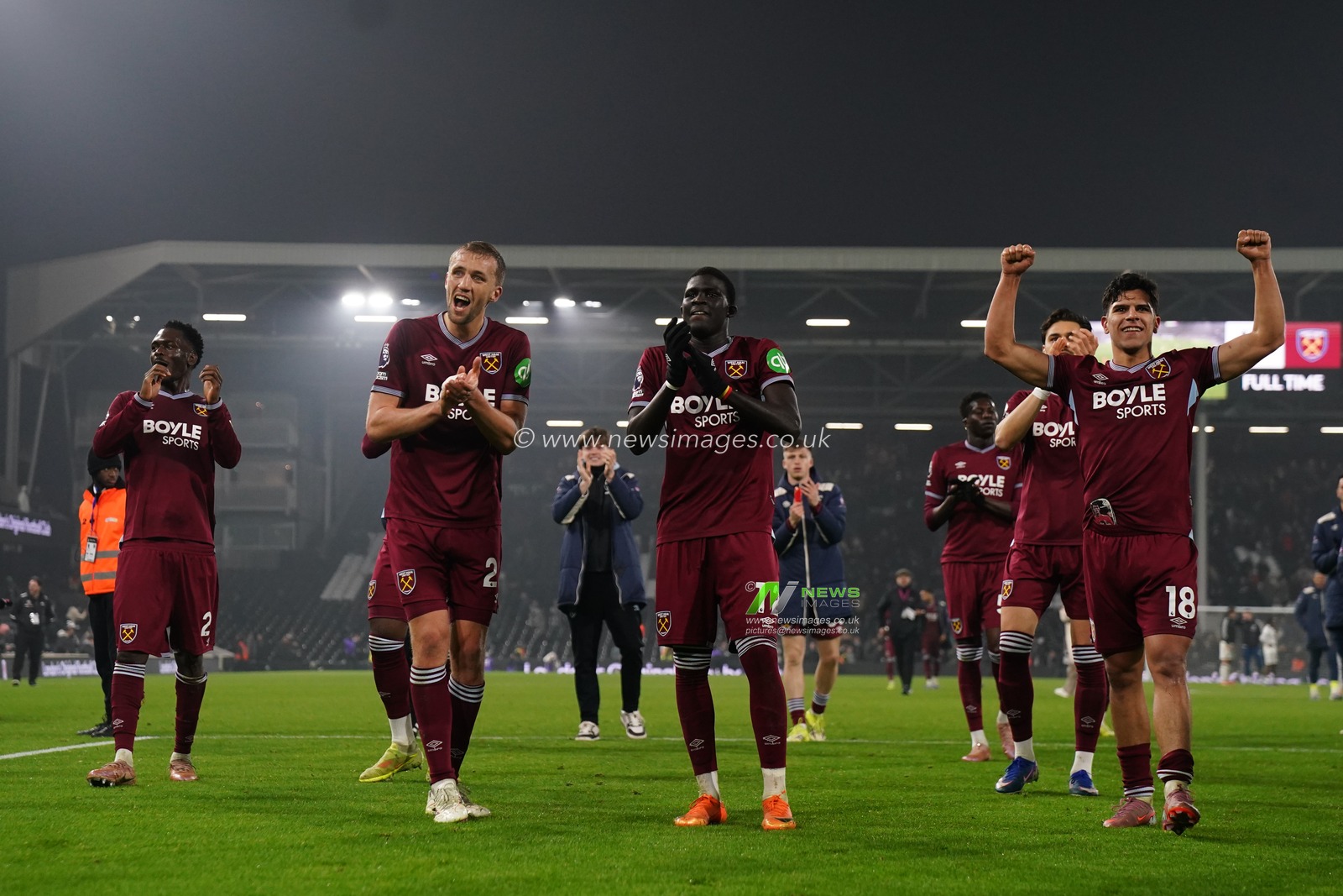 West Ham united players celebrate crucial 0-1 win during the Premier League match Fulham vs West Ham United at Craven Cottage, London, United Kingdom on 04 March 2026

(Photo by Harvey Murphy/News Images)