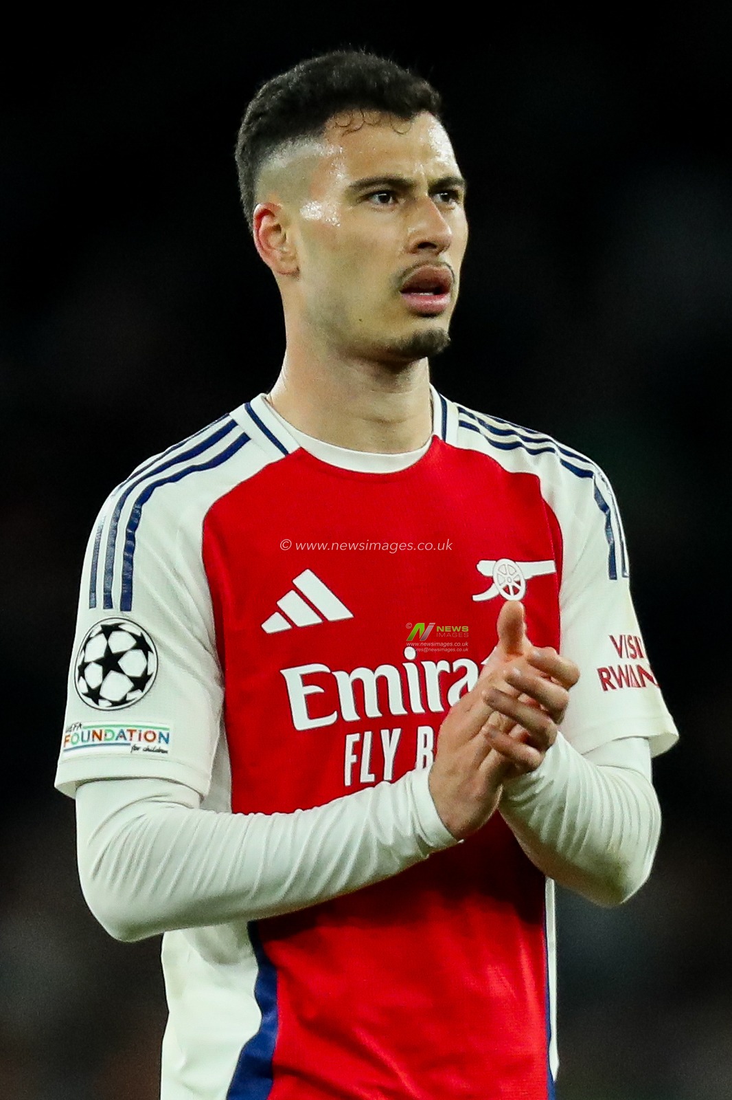Mikel Merino of Arsenal acknowledges the fans after the teams victory following the UEFA Champions League Quarter-finals match Arsenal vs Real Madrid at Emirates Stadium, London, United Kingdom, 8th April 2025

(Photo by Izzy Poles/News Images)