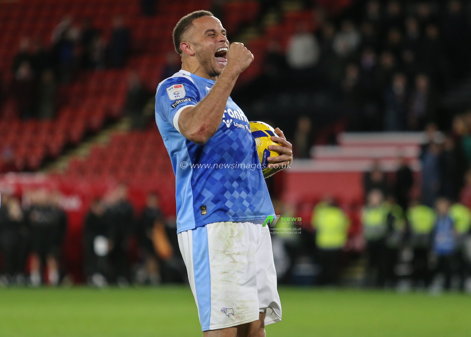 Carlton Morris of Derby County celebrates with fans during the Sky Bet Championship match Sheffield United vs Derby County at Bramall Lane, Sheffield, United Kingdom, 1st November 2025

(Photo by Richard Bierton/News Images)

*** GER AUT SUI OUT ***