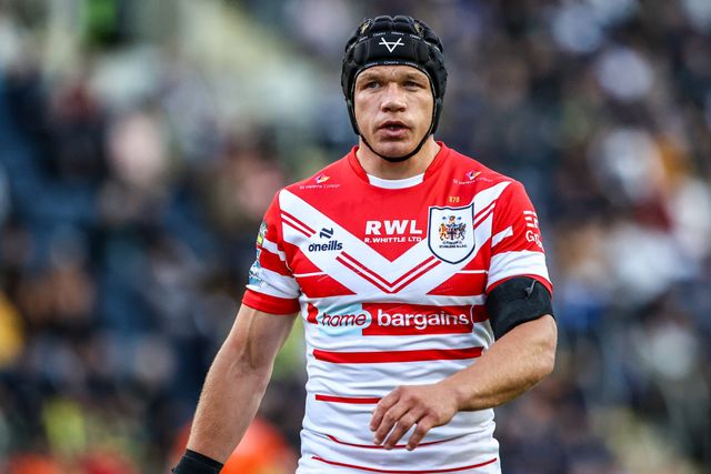 Jonny Lomax of St Helens during the Betfred Super League round 13 match Leeds Rhinos vs St Helens at AMT Headingley Stadium, Leeds, United Kingdom on 04 June 2026

(Photo by Alfie Cosgrove/News Images)